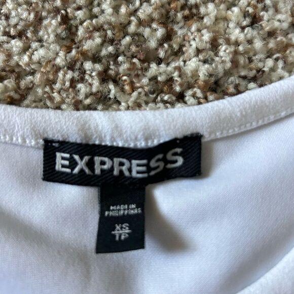Express Women’s White Top Gold Accents Side Zipper Size Extra Small Stretch - Picture 8 of 11